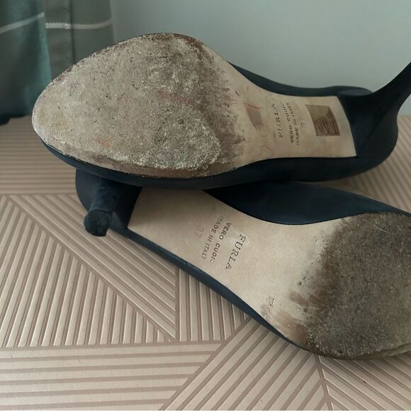 Furla Heels Black Dark Gray Closed Toe Zipper Back Business Casual Neutral - Picture 11 of 13